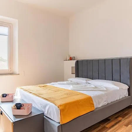 Apartment Leaning Tower Cozy 3 Bedroom