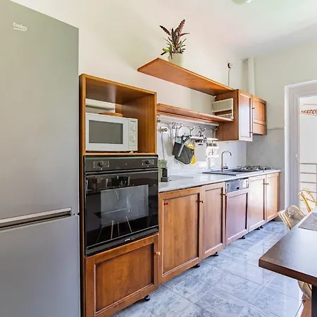 Leaning Tower Cozy 3 Bedroom Apartment Pisa