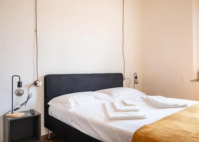 Leaning Tower Cozy 3 Bedroom Pisa