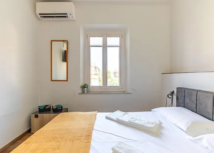 Leaning Tower Cozy 3 Bedroom